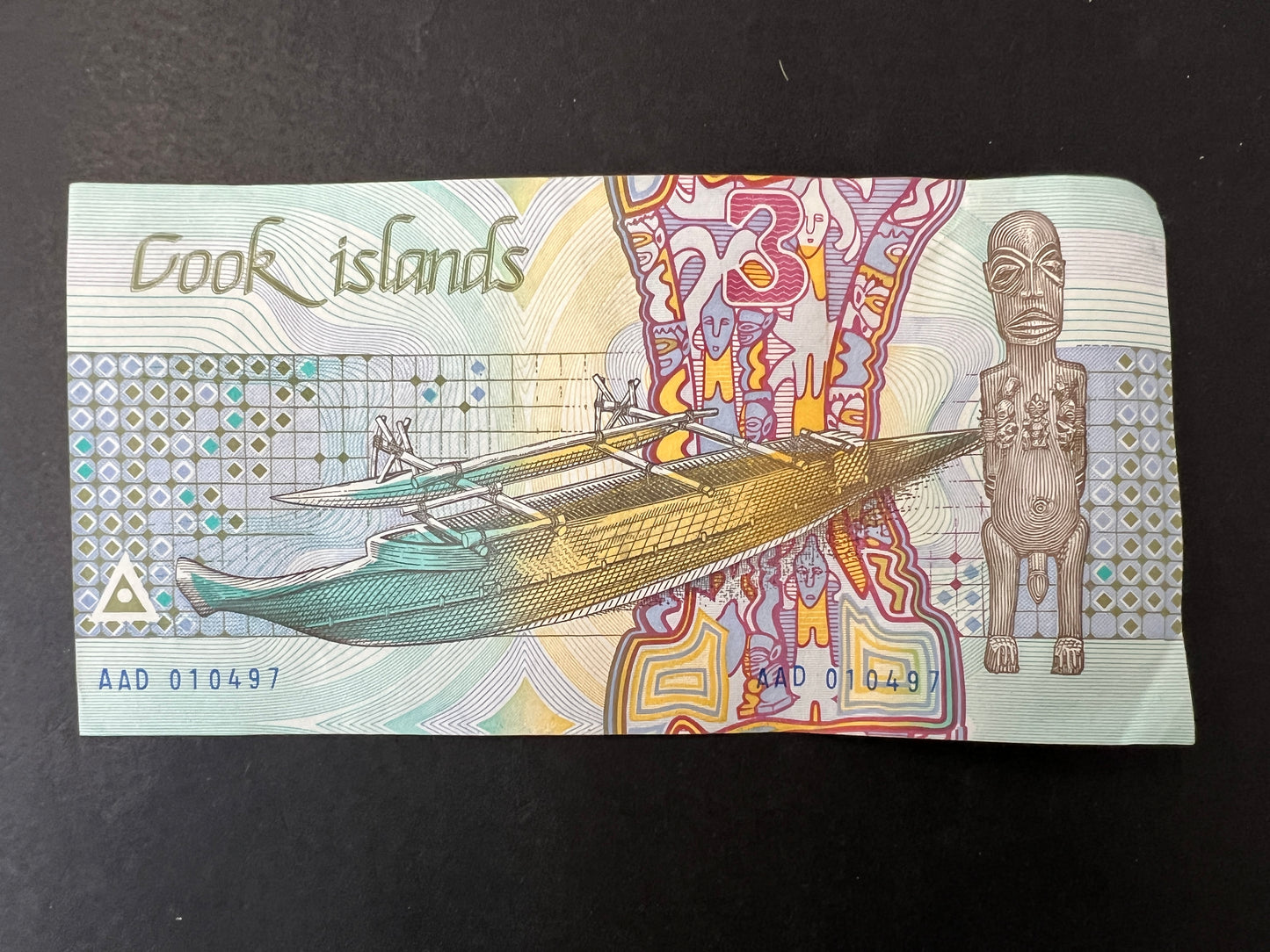 Cook Islands 2 x Very Collectable $3 Banknotes and a $1 Coin